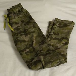 Boys L.L. Bean camo stretch pants